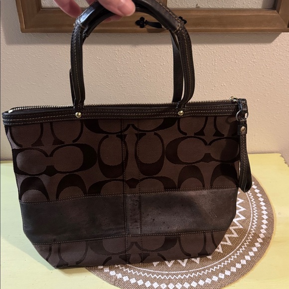 Coach Patterned Tote Bag with zipper - Picture 3 of 17